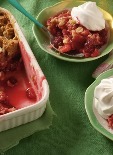 Delicious Cranberry Crisp topped with buttery oats and brown sugar streusel.